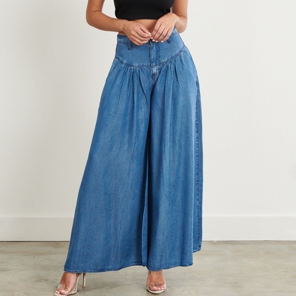 flare high waist, wide leg jeans🤩🤩 - Picture 3 of 13